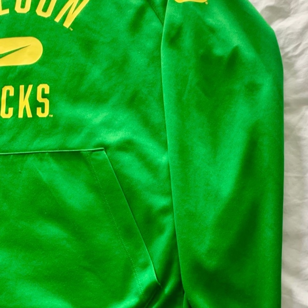 Oregon Ducks Nike Dri-Fit Hoodie Pullover Sweatshirt Green Yellow
DD6259-377 - Picture 3 of 10